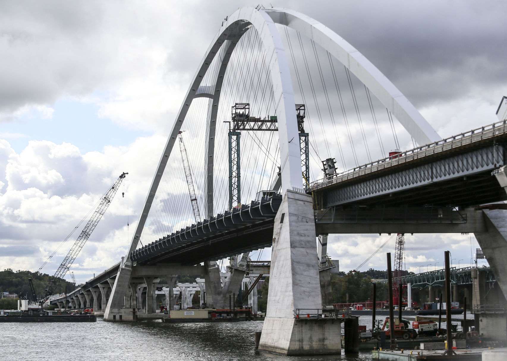 100120-qc-nws-bridge-08.JPG